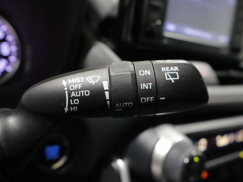 Used 2021 Toyota RAV4 XLE w/ Convenience Package AWD/4WD image 40