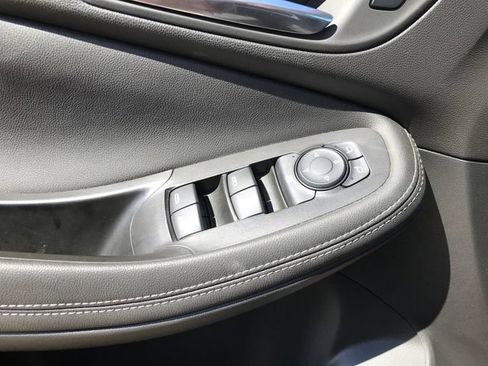 Certified 2024 Buick Encore GX Preferred w/ Comfort Package FWD image 9