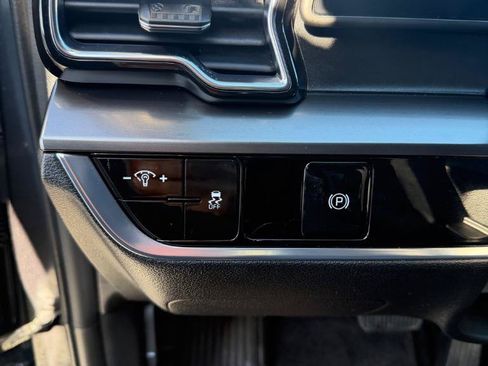 Used 2023 Kia Sportage EX FWD image 19
