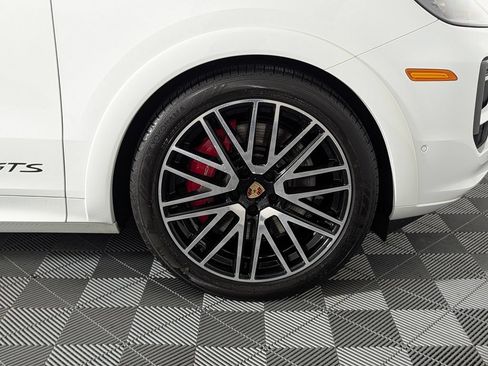 Certified 2025 Porsche Cayenne GTS AWD/4WD image 14
