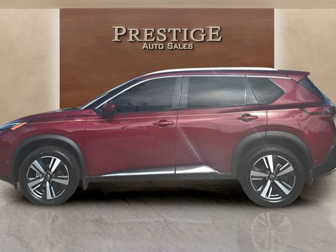 Used 2023 Nissan Rogue Platinum w/ Platinum Premium Package image 3