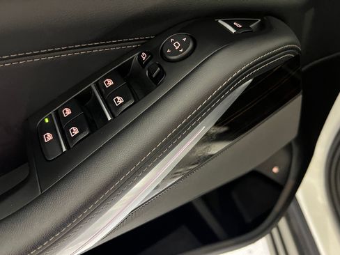 Used 2025 BMW X5 xDrive50e image 24