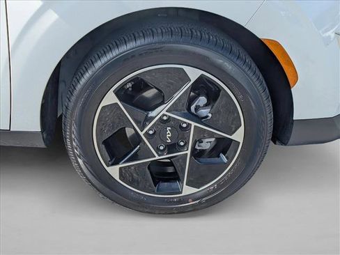 Used 2025 Kia Soul EX image 10