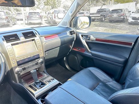 Used 2018 Lexus GX 460 460 image 24