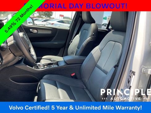 Certified 2025 Volvo XC40 B5 Plus w/ Protection Package Premier AWD/4WD image 18