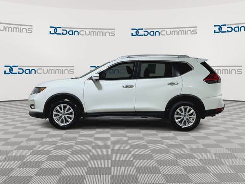 Used 2017 Nissan Rogue SV w/ SV Premium Package AWD/4WD image 5