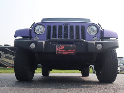 Used 2016 Jeep Wrangler Unlimited Sahara AWD/4WD image 5