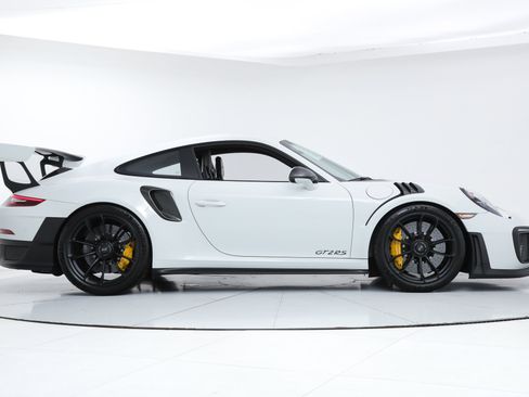 Used 2018 Porsche 911 GT2 RS image 9