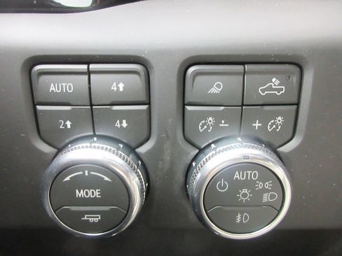 New 2026 GMC Sierra 2500 AT4 w/ AT4 Premium Plus Package image 16