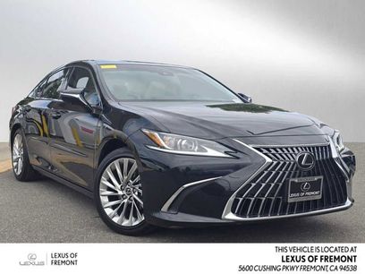 Certified 2022 Lexus ES 350 w/ Accessory Package 2