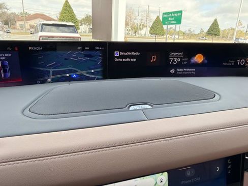 Certified 2025 Lincoln Navigator Black Label image 32