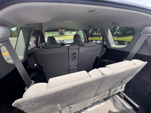 Used 2011 Toyota RAV4 4WD w/ Base L4 Extra Value Pkg image 18