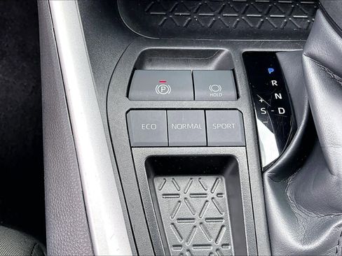 Used 2025 Toyota RAV4 XLE image 34