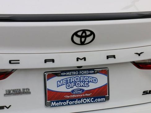 Used 2026 Toyota Camry XLE w/ Convenience Package image 8