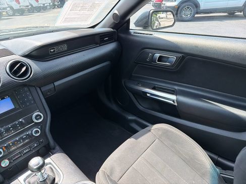 Used 2020 Ford Mustang Coupe RWD image 19