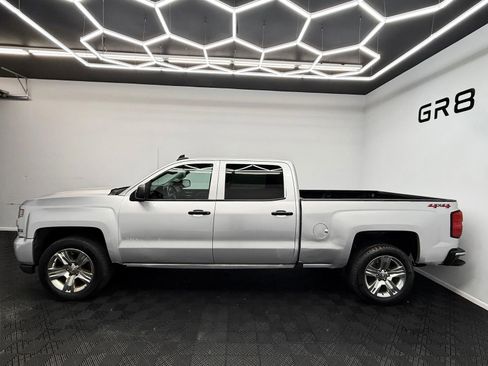 Used 2018 Chevrolet Silverado 1500 Custom w/ Custom Value Package image 4