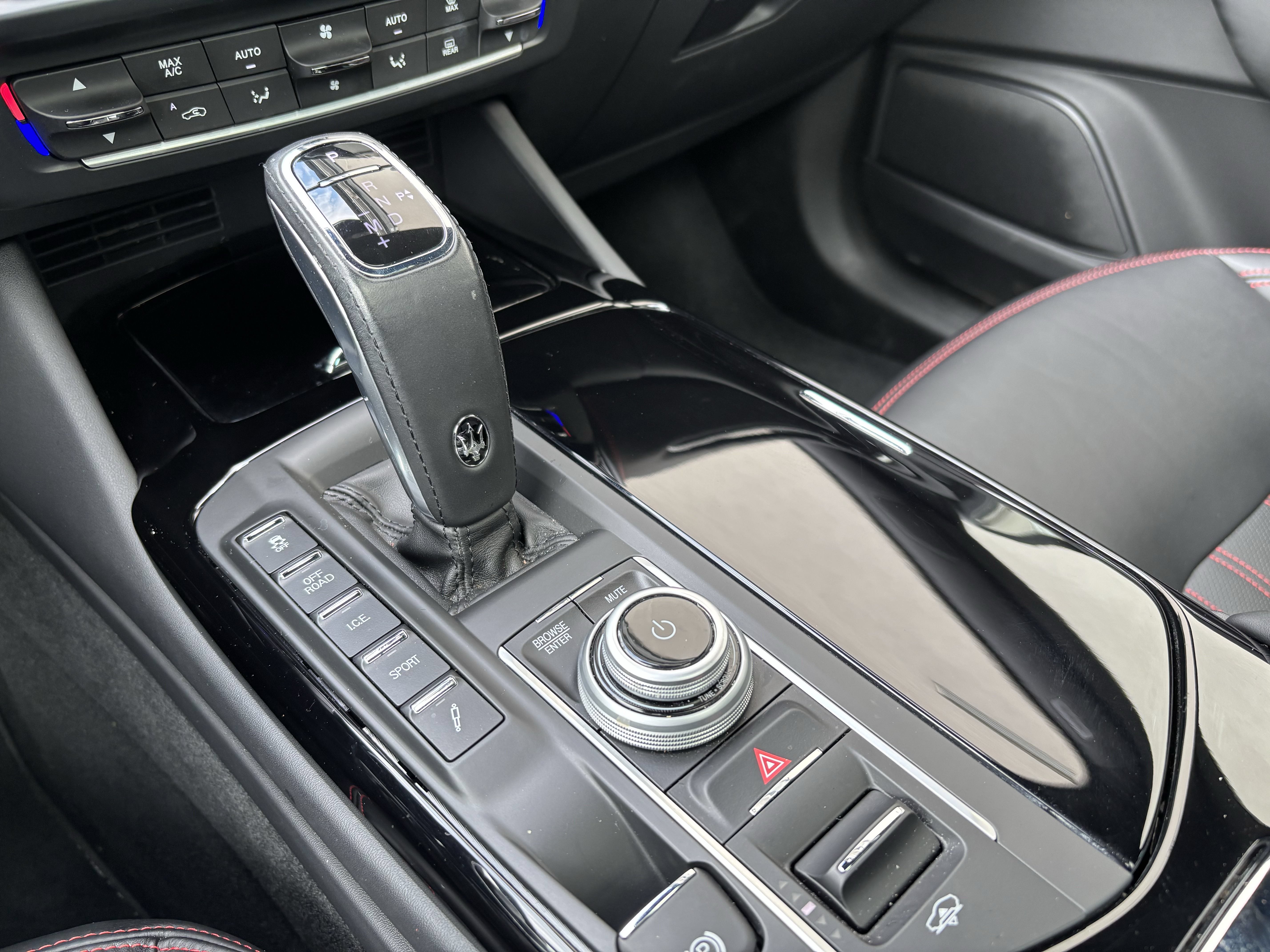 Used 2022 Maserati Levante GT AWD/4WD image 19