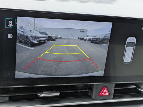 Certified 2025 Kia Carnival FWD image 21
