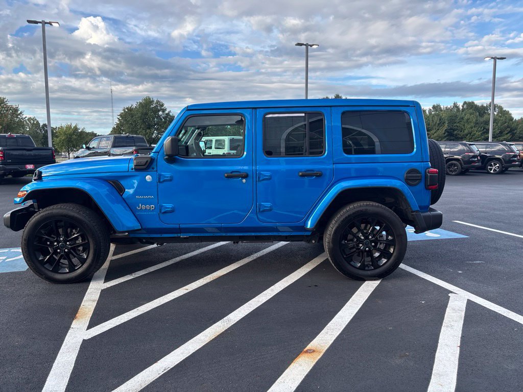 Used 2024 Jeep Wrangler Unlimited Sahara AWD/4WD image 6