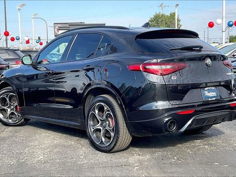 Used 2023 Alfa Romeo Stelvio Veloce AWD/4WD image 10
