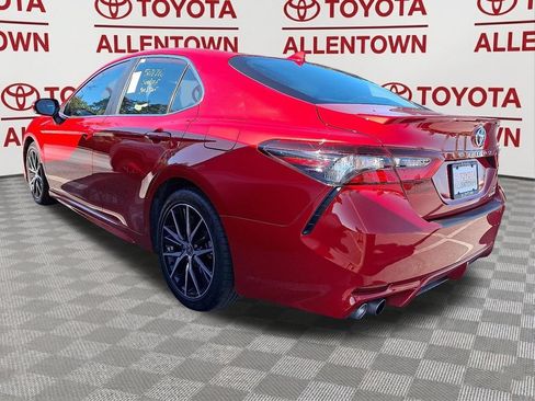 Used 2023 Toyota Camry SE w/ Audio Upgrade Package FWD image 4