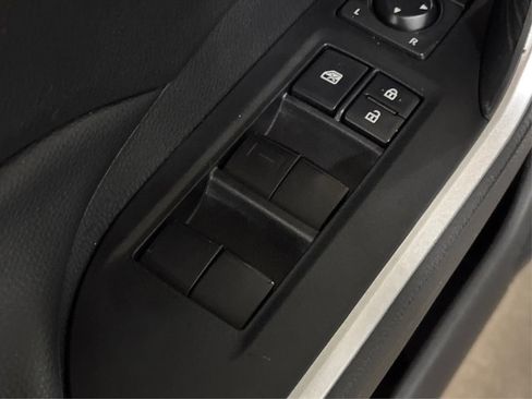 Used 2021 Toyota RAV4 LE image 31