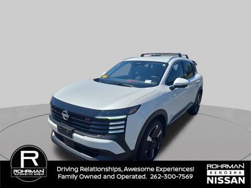 Certified 2025 Nissan Kicks SR FWD image 1