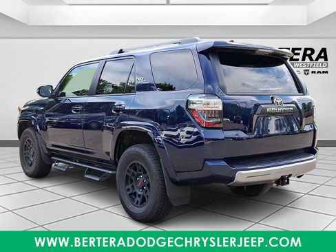 Used 2023 Toyota 4Runner TRD Off-Road Premium w/ Moonroof Package AWD/4WD image 4