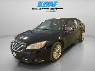 Used 2011 Chrysler 200 Limited image 1