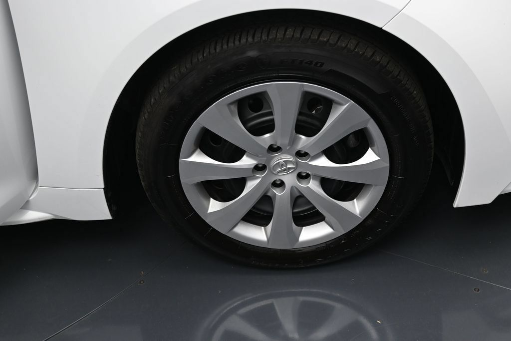 Used 2026 Toyota Corolla LE FWD image 33
