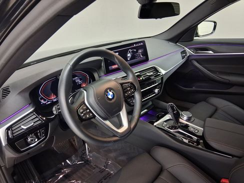 Certified 2022 BMW 540i image 2