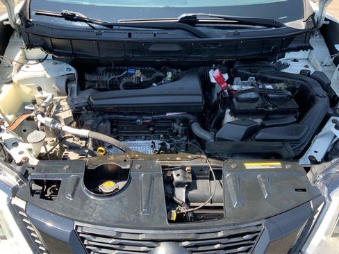 Used 2017 Nissan Rogue SV FWD image 22