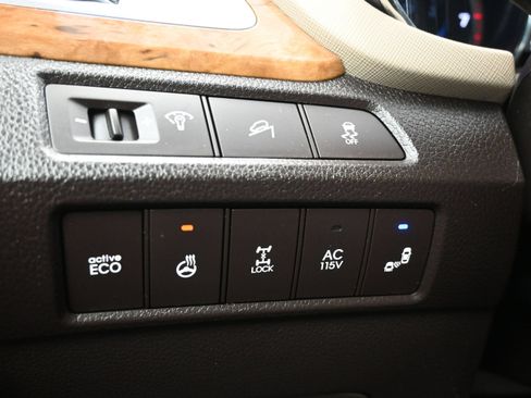 Used 2015 Hyundai Santa Fe Limited w/ Option Group 04 AWD/4WD image 29