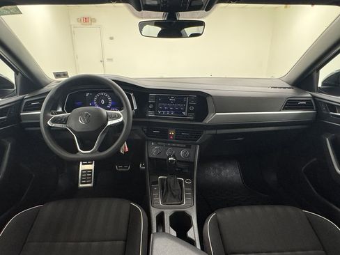 Used 2023 Volkswagen Jetta Sport image 17