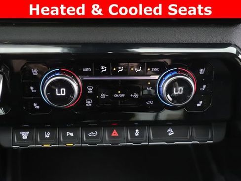 Used 2024 GMC Sierra 2500 AT4 w/ AT4 Premium Plus Package AWD/4WD image 4