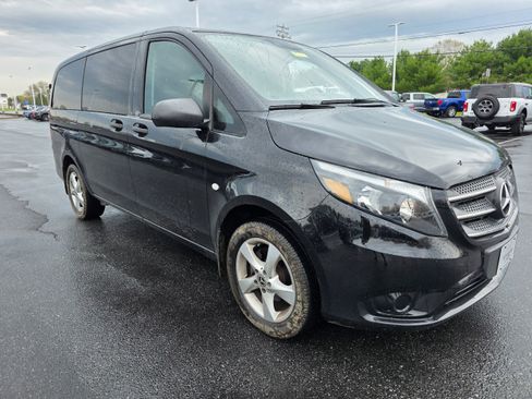 Used 2020 Mercedes-Benz Metris Passenger image 7
