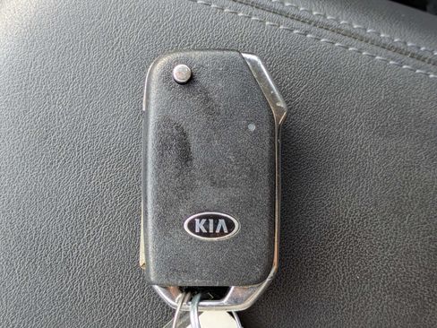 Used 2021 Kia Seltos S AWD/4WD image 33