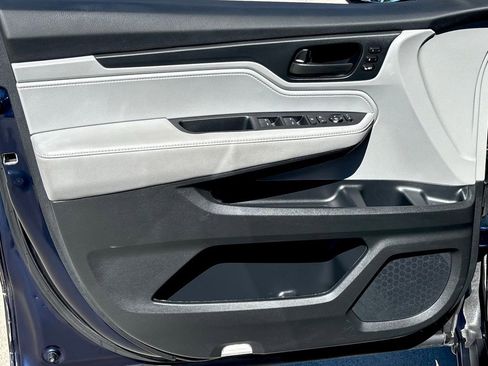 Used 2024 Honda Odyssey EX-L image 12