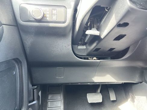 Used 2020 Ford Escape SE image 18