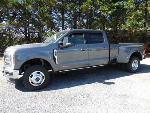 Used 2026 Ford F350 Lariat w/ Lariat Ultimate Package AWD/4WD image 1