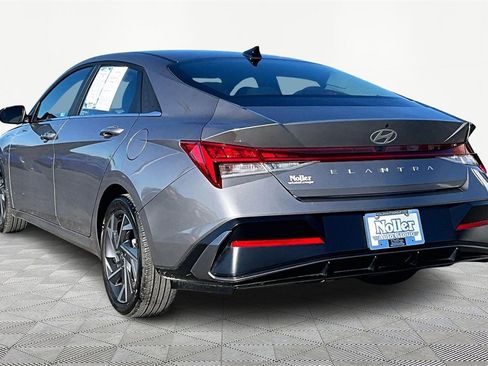 Used 2024 Hyundai Elantra SEL w/ Convenience Package image 13