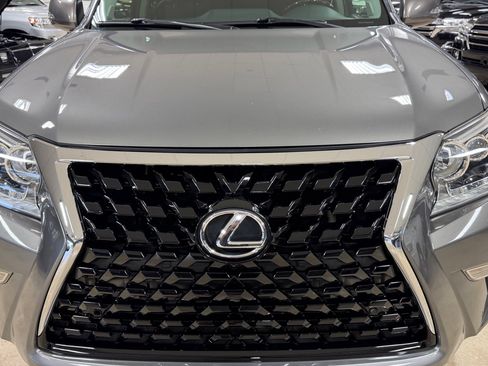 Used 2014 Lexus GX 460 w/ Premium Package AWD/4WD image 20