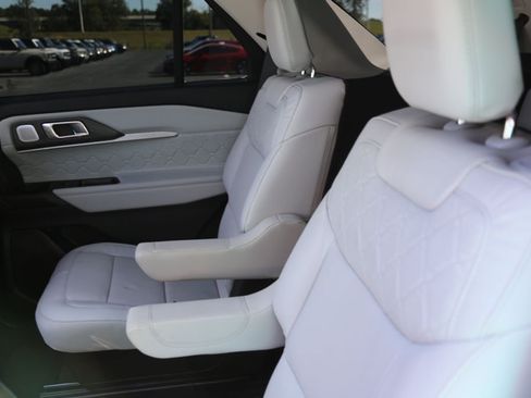 Used 2025 Ford Explorer Platinum w/ Ultimate Package RWD image 22