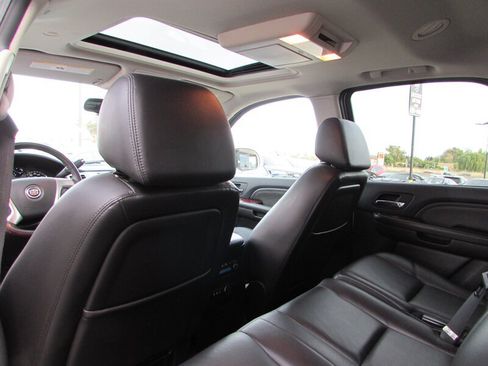 Used 2008 Cadillac Escalade AWD image 19