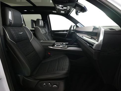 Used 2026 Cadillac Escalade V w/ LPO, ONYX Package AWD/4WD image 10