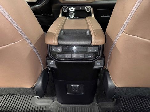 Used 2024 Toyota Grand Highlander AWD image 32