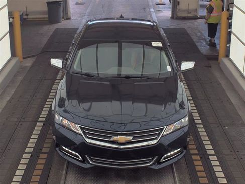 Used 2018 Chevrolet Impala LS FWD image 2