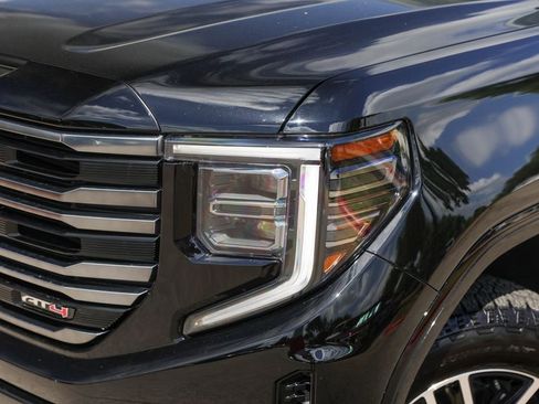 Used 2025 GMC Sierra 1500 AT4 w/ AT4 Premium Package AWD/4WD image 3