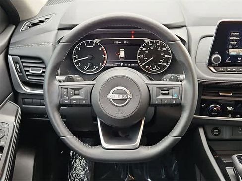 Used 2024 Nissan Rogue SV w/ SV Premium Package image 23