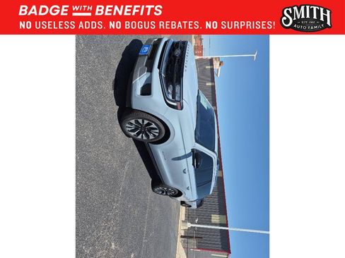 Used 2025 Ford Expedition Platinum w/ Platinum Ultimate Package AWD/4WD image 8